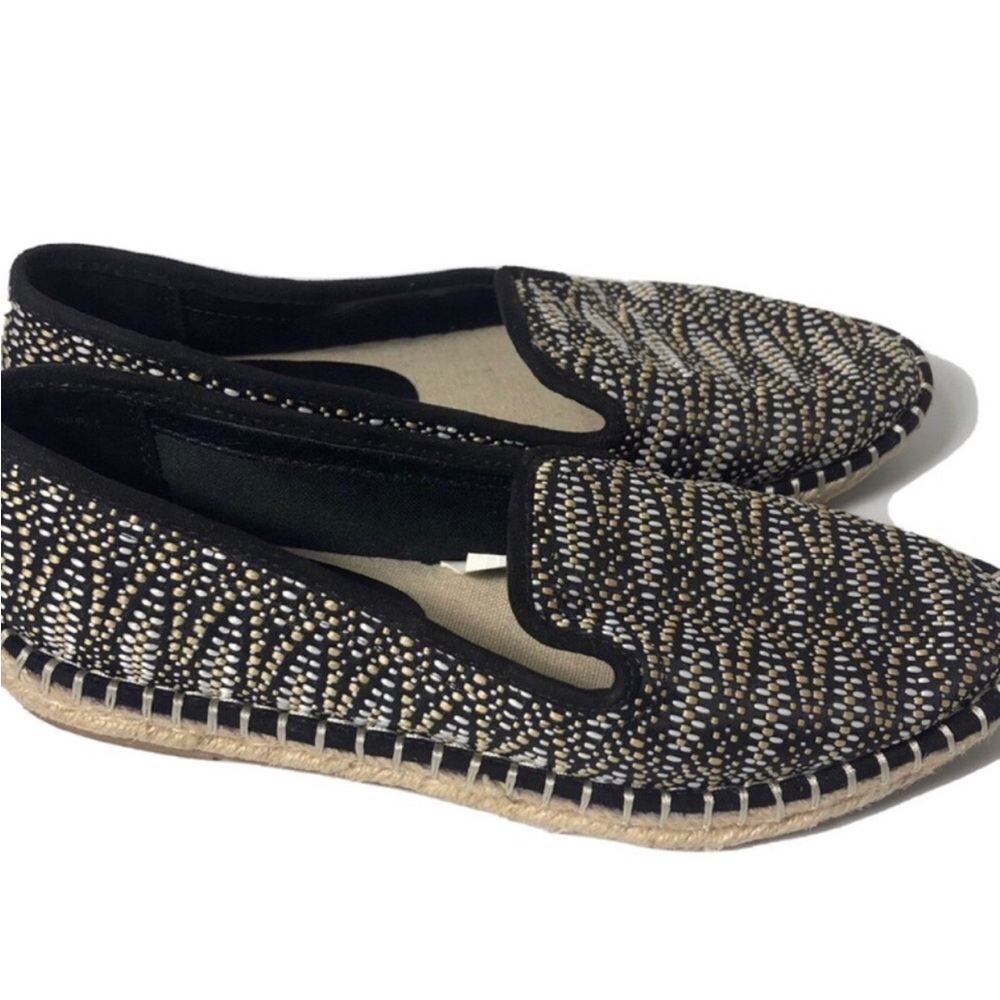 Universal Thread aztec style slips on espadrilles. Size 7.5.
